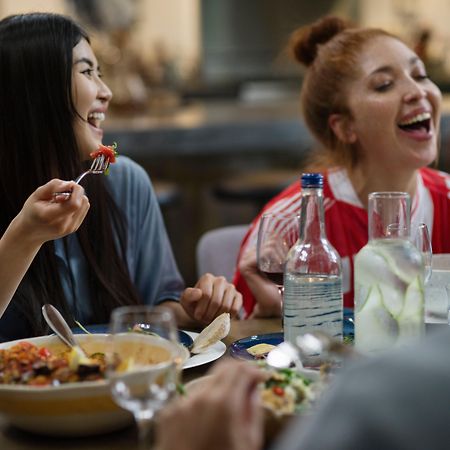 Voco Orchard Singapore By Ihg מראה חיצוני תמונה A restaurant in the city