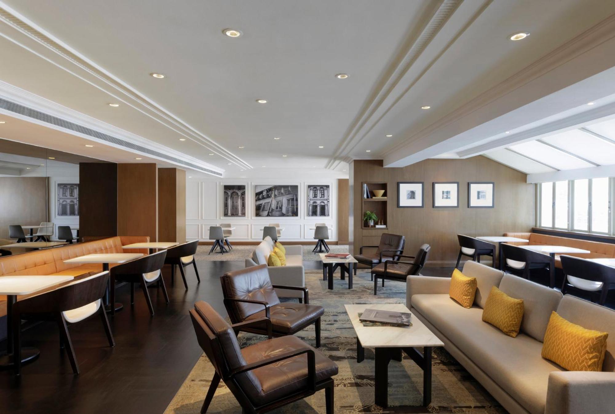 Voco Orchard Singapore By Ihg מראה חיצוני תמונה The Club lounge at Hong Kong International Airport