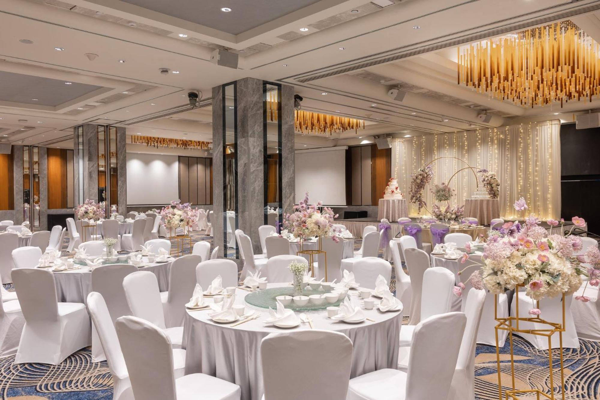 Voco Orchard Singapore By Ihg מראה חיצוני תמונה Wedding reception at the Grand Ballroom