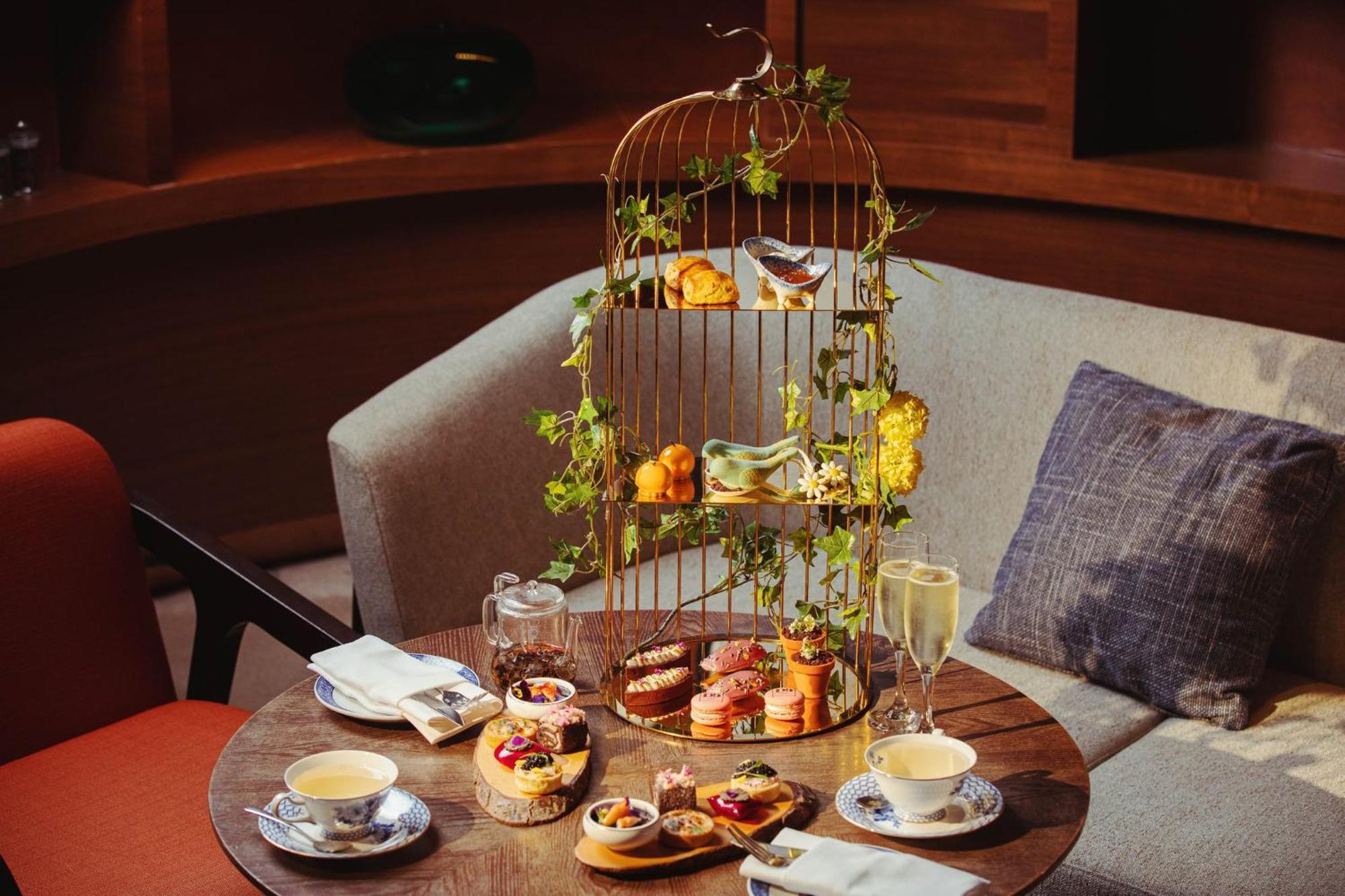 Voco Orchard Singapore By Ihg מראה חיצוני תמונה Afternoon tea at the Mandarin Oriental, Hong Kong