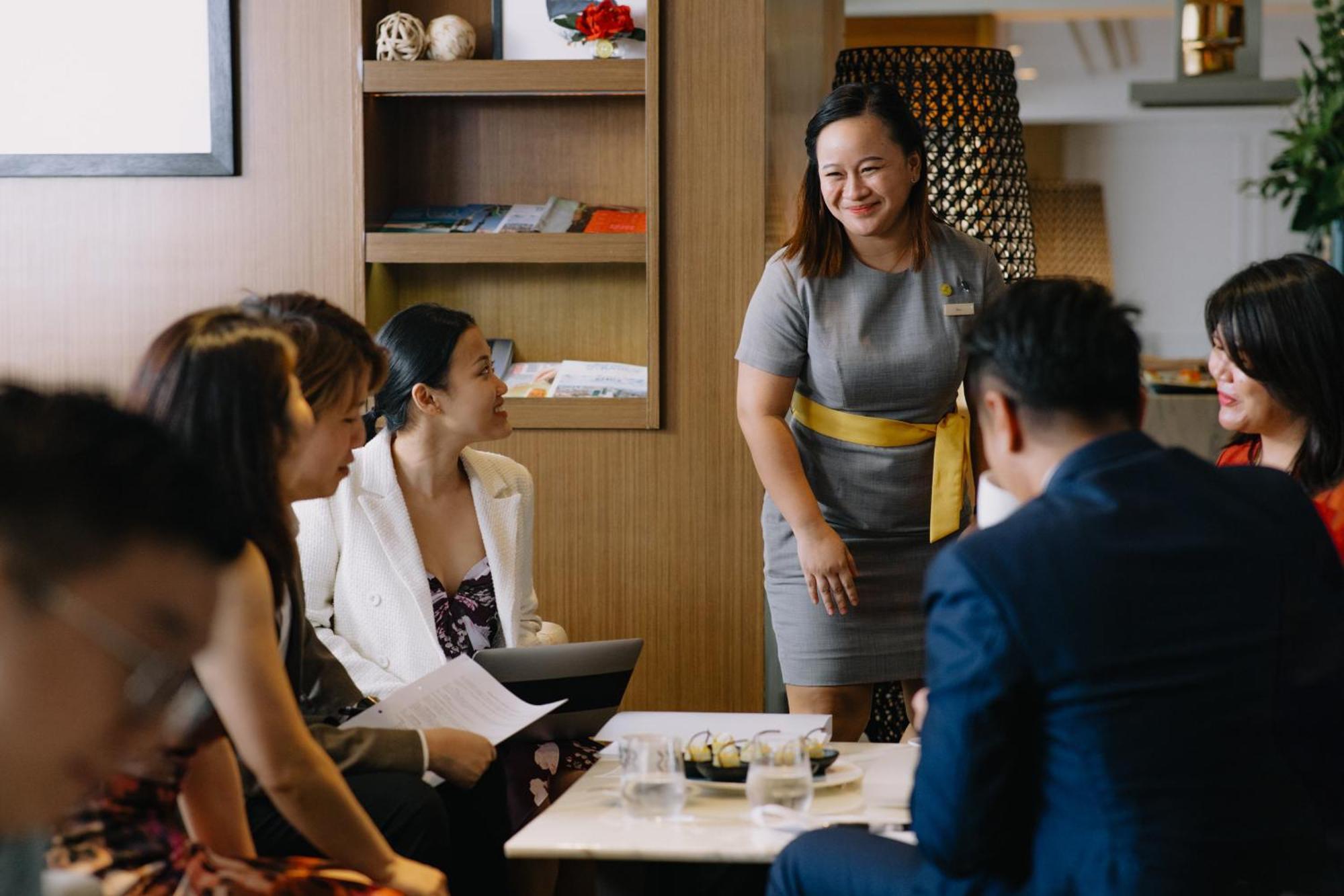 Voco Orchard Singapore By Ihg מראה חיצוני תמונה A meeting at the office of the Secretary-General of ASEAN